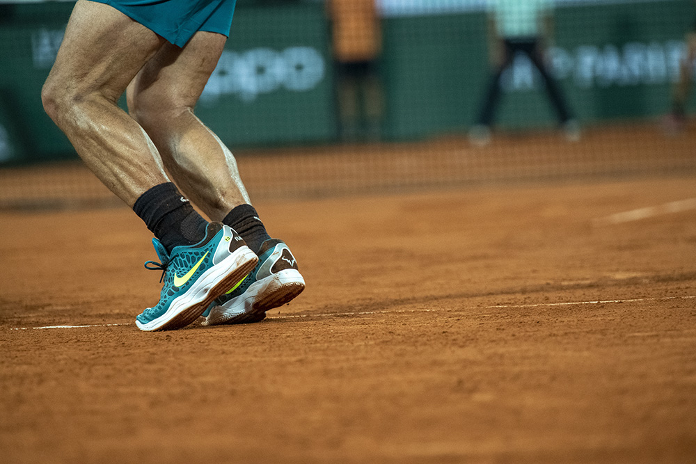 rafzver06-Photo by James Hill/3 June 2022-Rafael Nadal served during his semi-final match against Alexander Zverev at Roland Garros 2022.